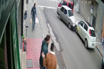 Kontrolden çıkan otomobil, iki araca çarparak durabildi