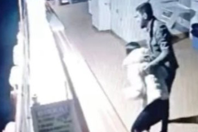 Arkadaşı ile tartıştıktan sonra feribottan kendini suya attı