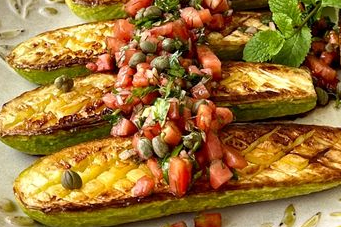 Domatesli kabak salatası