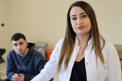 Enkazdan 116 saat sonra kurtulan Alperen, 10 ay sonra protez bacaklarına kavuştu