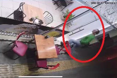 Dükkanın kapısını görmedi, kafasını çarptı