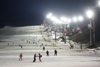 Kayseri Erciyes'te geceleride kayılıyor!
