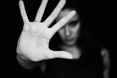 Eski eşi Pelin'i yerdeyken silahla vuran Eroğlu'na müebbet!