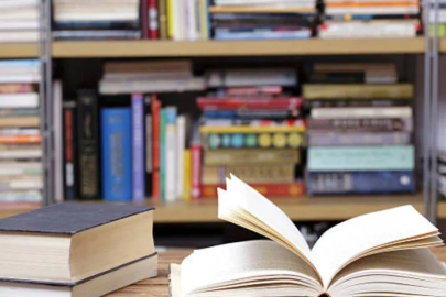 Raflardaki yerini alan yeni kitaplar