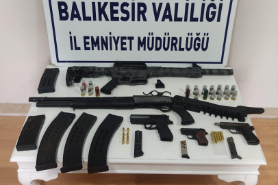 Balıkesir’de Cephanelik Gibi Ev Polis Baskınıyla Ortaya Çıktı