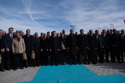 Tarım ve Orman Bakanı Yumaklı,  Çiftçilere Tohum Dağıttı