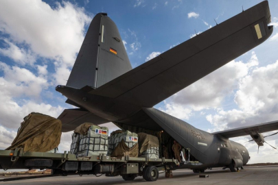 Almanya, ilk kez Gazze’ye yardım bıraktı