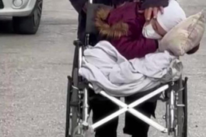 Skandal! Araba ile Taşınan Dilenci Kamerada Yakalandı!