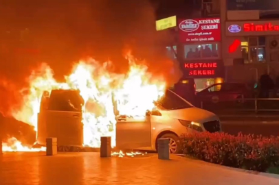 Faciadan Dönüldü! Bursa'da Makam Aracı Alev Alev Yandı