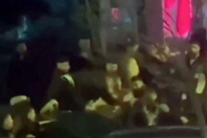 Kafede başlayan tartışma caddeye taştı: O anlar kamerada