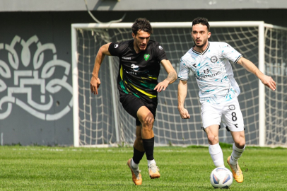 Nilüfer Altınova’ya gol yağdırdı