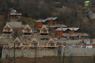 Meyve bahçelerinde artık bungalov yetişiyor, ne denetim var ne estetik