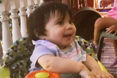 10 Günlük Tatilde Bebeğini Evde Yalnız Bıraktı!