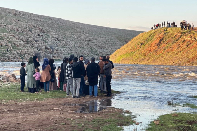Akıntıya Kapılan Küçük Çocuğu Arama Çalışmaları Devam Ediyor