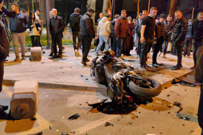 Bursa'da Otomobil ile Motosikletin Çarpıştığı Feci Kaza Kamerada