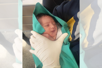 Cami Avlusunda Bebek!