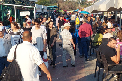Bayram Tatilinin Son Gününde Sahil Doldu Taştı
