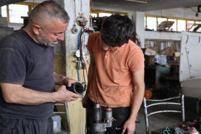 İşçiler bayrama tamirhanede girdi