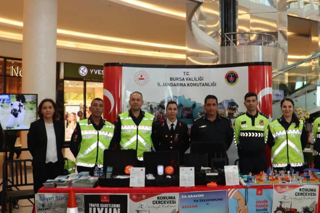 Bursa İl Jandarma Komutanlığı vatandaşları bilgilendirdi