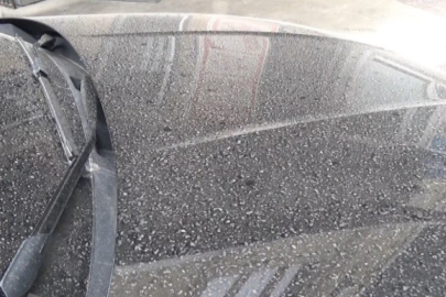 Toz taşınımlı hava etkili oldu, araçlara çamur yağdı