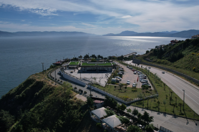 Mudanya'da 12 dönümlük deniz manzaralı belediye binası satışta!