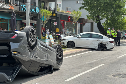 Kükürtlü'de önce otomobile çarptı, sonra takla attı!