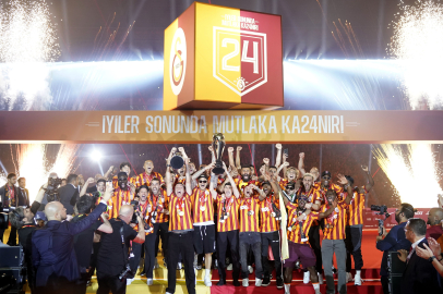 Galatasaray'dan 3 Kupalı Kutlama
