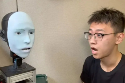 İnsan Mimiklerini Taklit Eden Robot: Emo