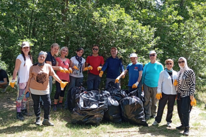 Bursalı Çevreciler'in Çöp Toplama Mesaisi