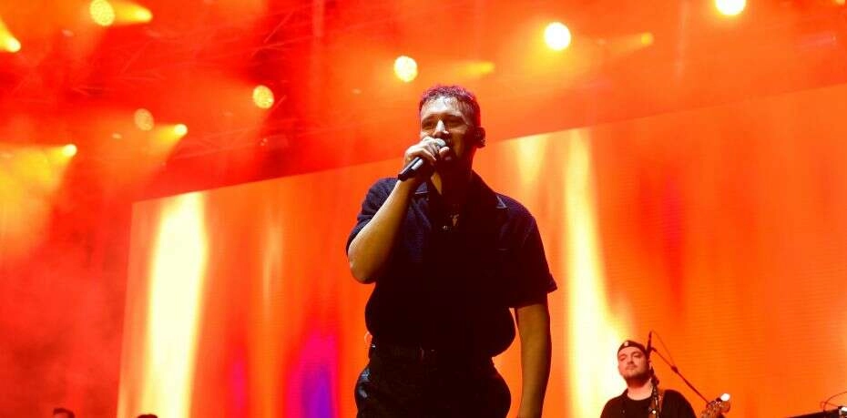 Ünlü şarkıcı Edis’ten Bursa'da coşkulu konser