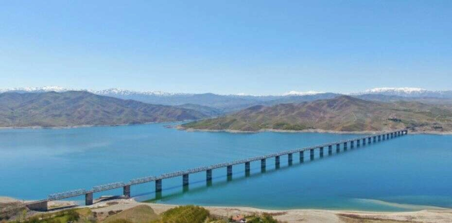 Türkiye'nin en uzun demir yolu köprüsü Elazığ'da