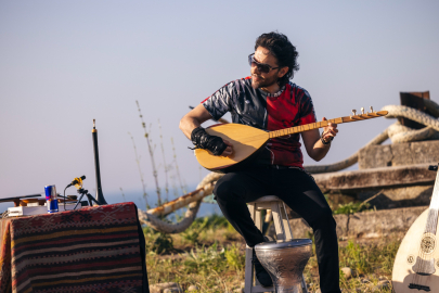 İsmail YK, Red Bull 60 Seconds'ta Altı Farklı Enstrümanla Unutulmaz Performans Sergiledi