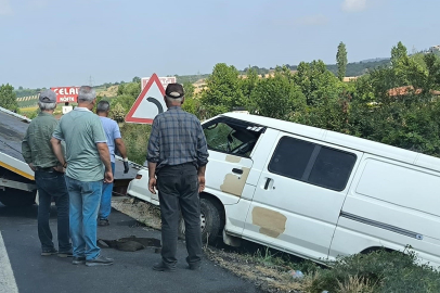 Bursa-Ankara Karayolu Üzerinde Kontrolünü Yitiren Minibüs Kaza Yaptı