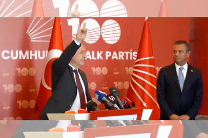 Ümit Özdağ, Merih Demiral ile Gündem Olan Bozkurt İşareti İçin Konuştu