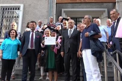 50 Yılın Ardından Yeniden Mezuniyet Sevinci Yaşadılar