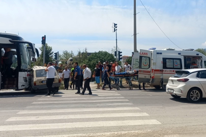 Yolcu Otobüsü ile Otomobilin Çarpıştığı Kazada 1 Kişi Yaralandı