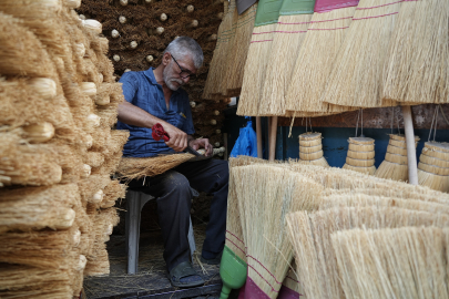 Bursa'nın son süpürgecisi, "Çalı süpürgesinin yeri başka." dedi