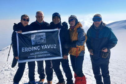 Dağcılar Arkadaşları İçin Ağrı Dağına Çıktı