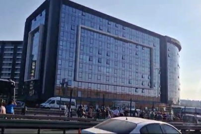 İstanbul'da Metrobüs Kaza Yaptı