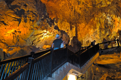 Damlataş mağarası yerli ve yabancı turistlerin akınına uğruyor!