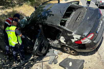 Feci trafik kazası 3 kişiyi hayattan kopardı bir kişi ağır yaralandı
