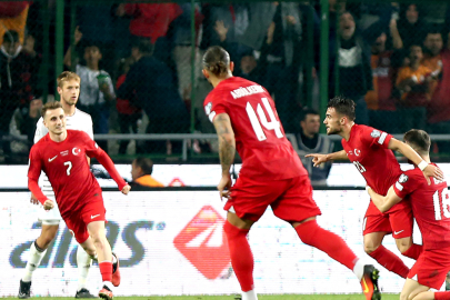 Türkiye-İzlanda Maçında Erken Gol!