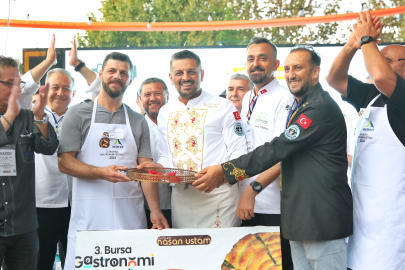 15 Metre Börek Yedi  5 Gram Altının Sahibi Oldu