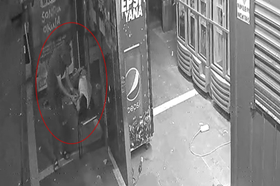 Durakta Uyuyakalan Adam Soyuldu