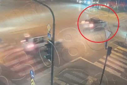 Işık İhlali Kazayı Böyle Getirdi, 16 Yaşındaki Kızın Ağır Yaralandığı Kaza Kamerada