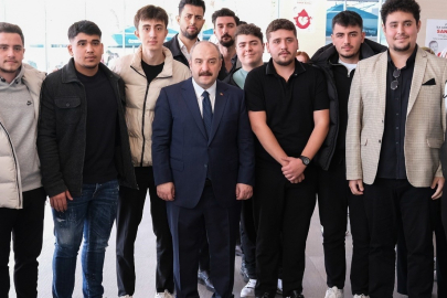 AK Parti Bursa Milletvekili Mustafa Varank:"Artık alın terinin yanında akıl terinin de ne kadar önemli olduğunu görüyoruz"