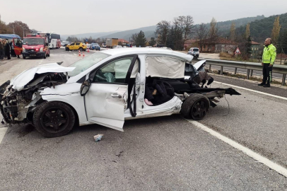 Genç Öğretmen ve Küçük Kızı Feci Kazada Can Verdi