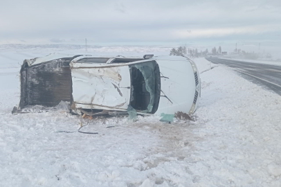 Kar Yağışı Sonrası Kayganlaşan Yolda Takla Attı