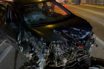 Kaldırıma, Ardından Da Bariyerlere Çarptı