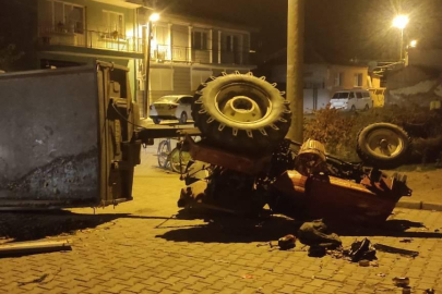 Manisa’da Kontrolünden Çıkan Traktörün Devrildi